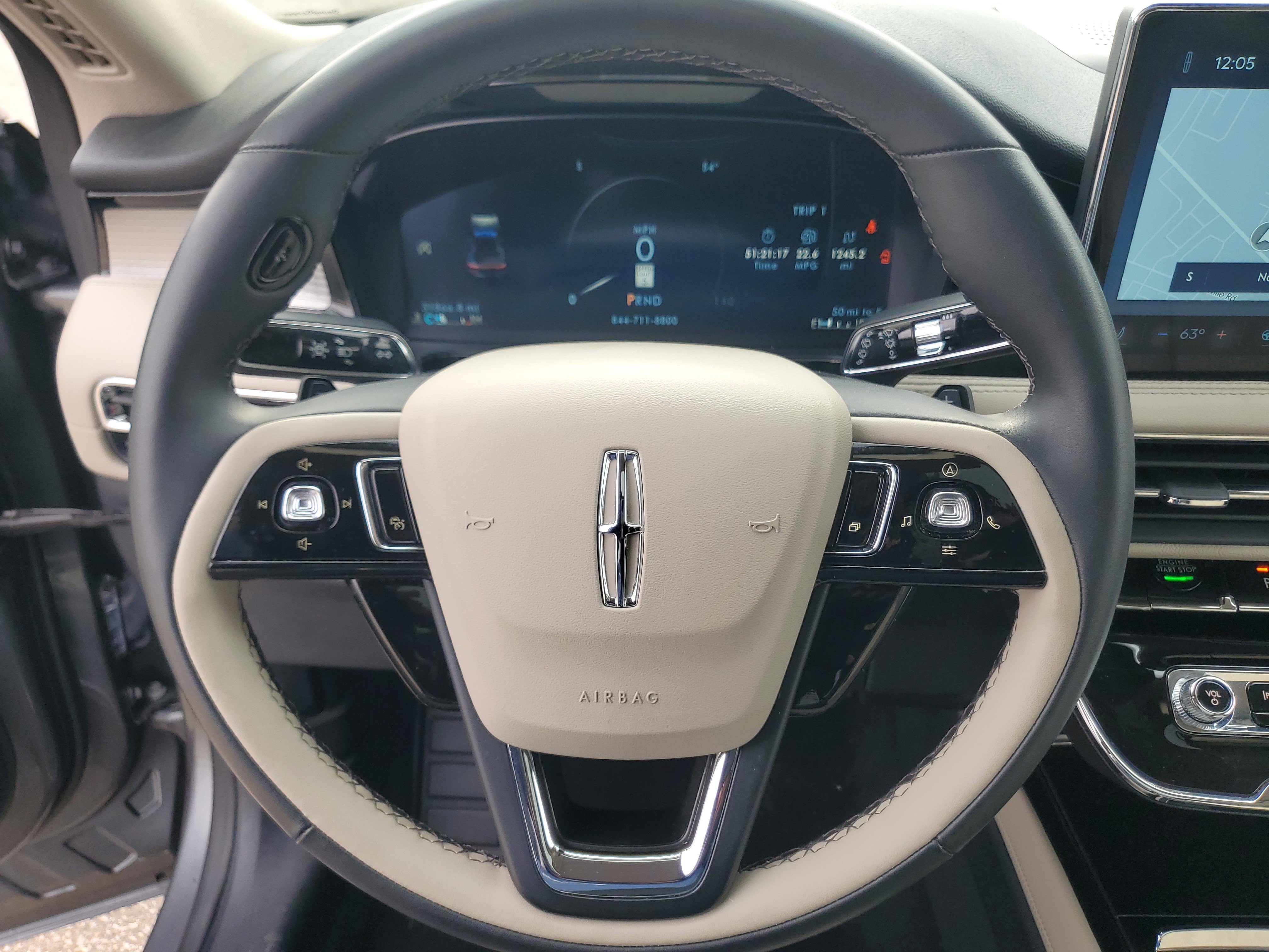 Used 2025 Lincoln Corsair AWD w/ Equipment Group 101A image 14