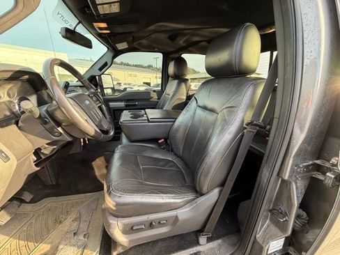 Used 2012 Ford F250 Lariat w/ Lariat Interior Pkg image 11