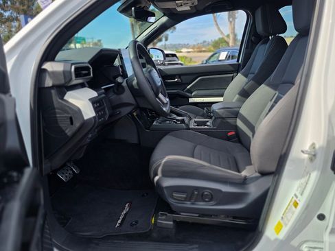 Used 2024 Toyota Tacoma TRD Sport w/ TRD Sport Upgrade Package image 12