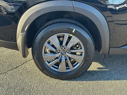 New 2026 Nissan Pathfinder SV image 17