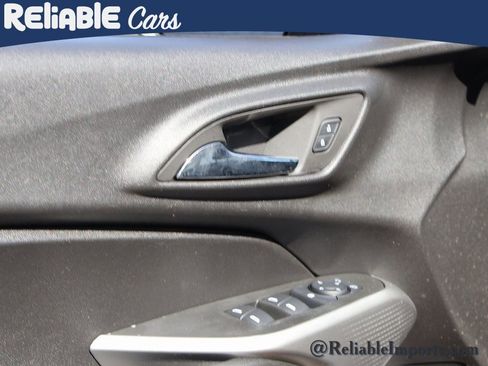 Used 2024 Chevrolet Trax RS image 22