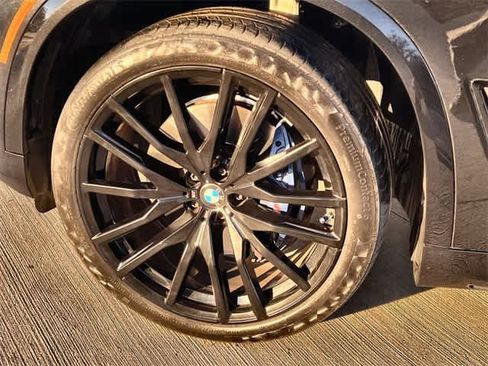 Used 2022 BMW X5 sDrive40i w/ M Sport Package image 9