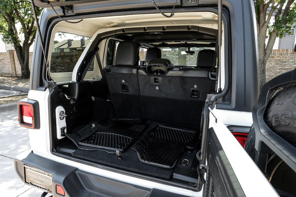 Used 2020 Jeep Wrangler Unlimited Sahara AWD/4WD image 60