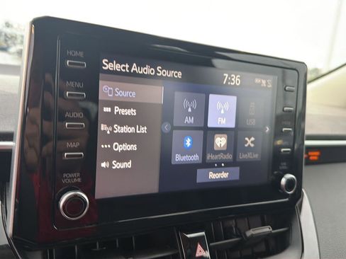 Used 2020 Toyota Corolla LE FWD image 23