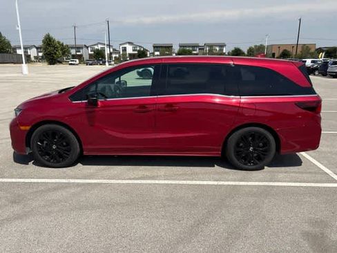 Used 2025 Honda Odyssey Sport-L image 2