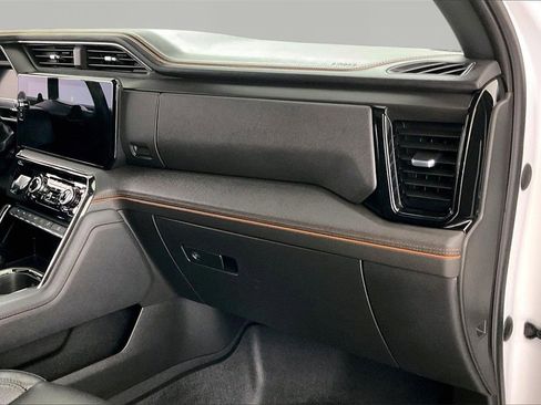 Used 2023 GMC Sierra 1500 AT4 w/ AT4 Premium Package image 23