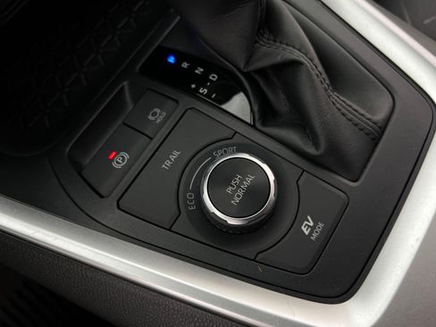 Used 2021 Toyota RAV4 XLE image 25