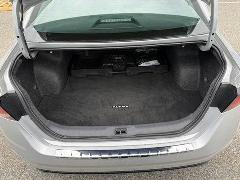 Used 2023 Nissan Altima 2.5 SR FWD image 10