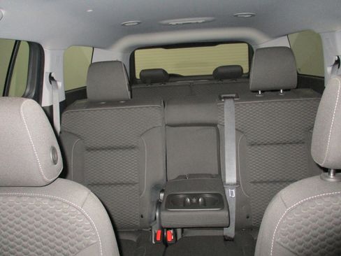 Used 2019 GMC Acadia SLE image 16