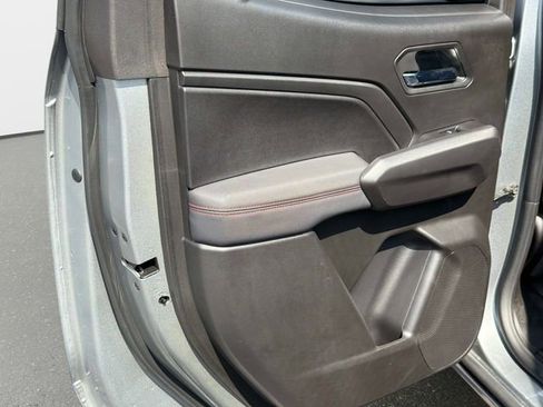 Used 2025 Chevrolet Colorado Z71 AWD/4WD image 11
