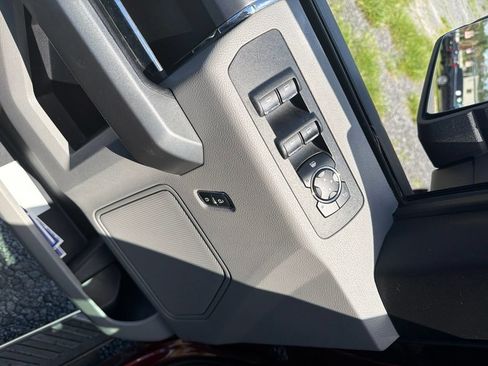 Used 2016 Ford F150 XLT w/ Equipment Group 302A Luxury AWD/4WD image 12