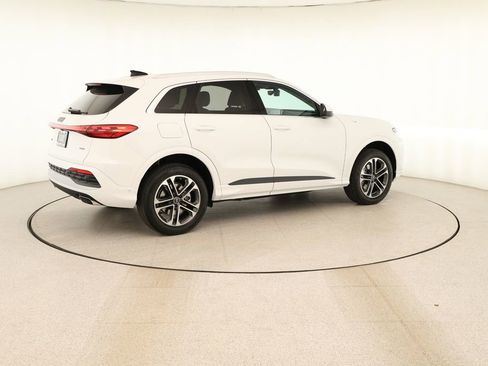 New 2026 Audi Q5 Premium image 7