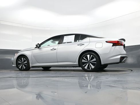 Used 2021 Nissan Altima 2.5 SV w/ SV Premium Package image 39