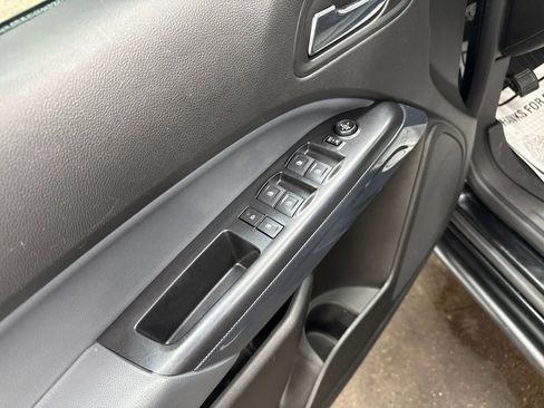 Used 2019 Chevrolet Colorado Z71 image 12