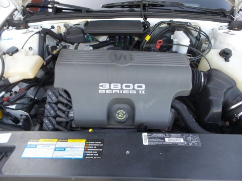 Used 1995 Buick Riviera Coupe image 40