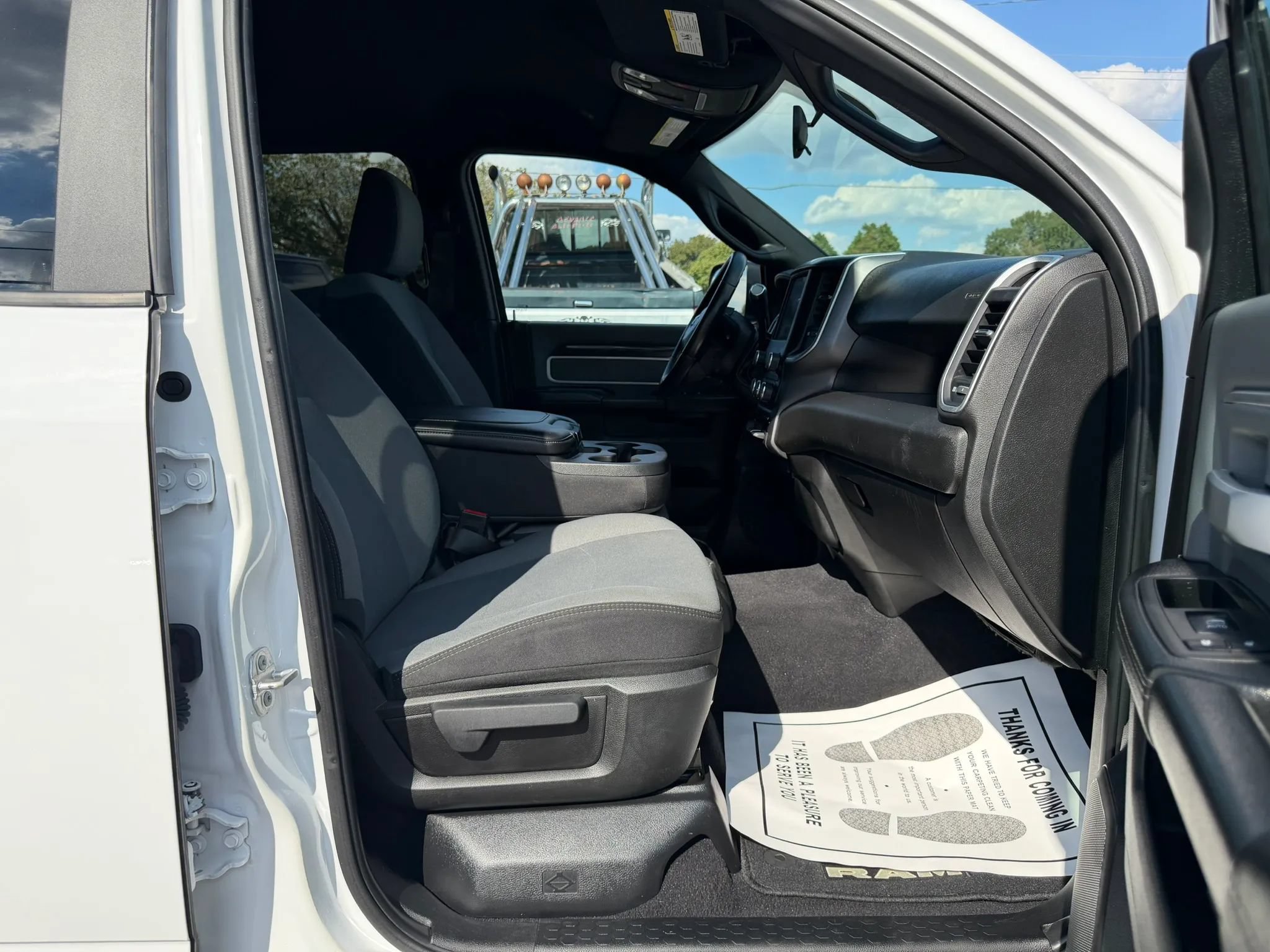 Used 2022 RAM 2500 Big Horn AWD/4WD image 24