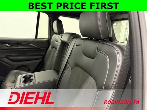 New 2025 Jeep Grand Cherokee Altitude AWD/4WD image 16