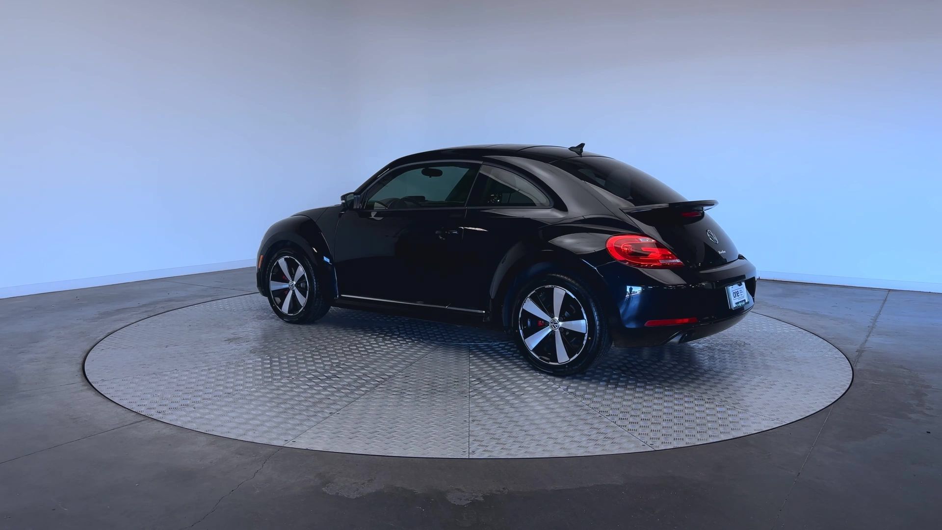 Used 2013 Volkswagen Beetle 2.0T FWD image 6