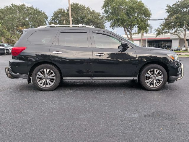 Used 2017 Nissan Pathfinder SL w/ SL Premium Package AWD/4WD image 2