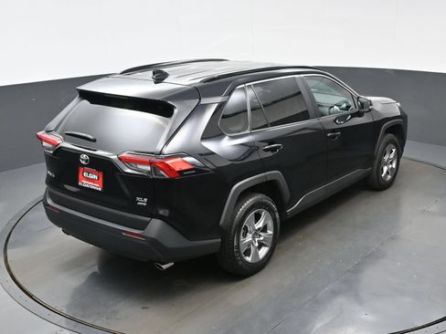 Used 2025 Toyota RAV4 XLE AWD/4WD image 40