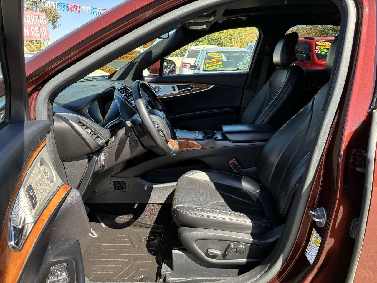 Used 2016 Lincoln MKX Reserve w/ Luxury Package AWD/4WD image 3