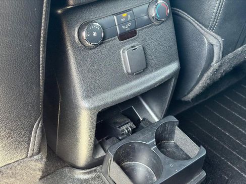 Used 2016 Ford Explorer XLT w/ Equipment Group 202A AWD/4WD image 11