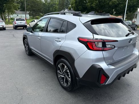 Used 2024 Subaru Crosstrek 2.0i Premium image 5