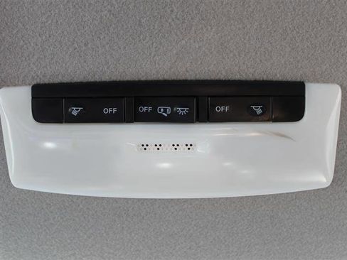 Used 2018 Nissan Kicks SV image 20