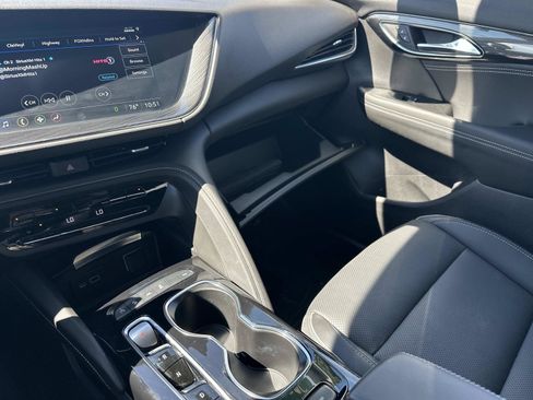 Certified 2023 Buick Envision Essence AWD/4WD image 32