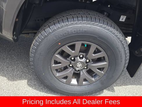 Used 2020 Toyota Tacoma SR5 RWD image 14