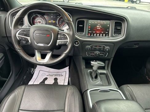 Used 2018 Dodge Charger R/T RWD image 2