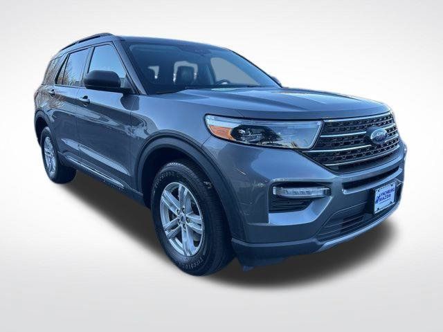 Used 2023 Ford Explorer XLT w/ Equipment Group 202A AWD/4WD image 8