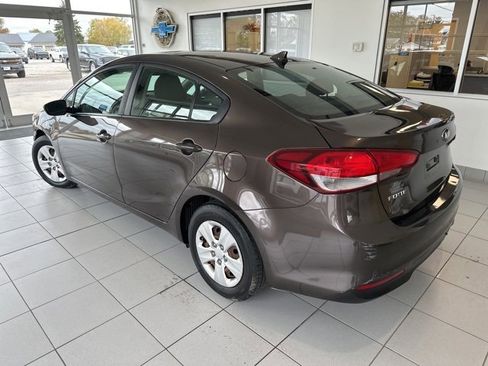 Used 2017 Kia Forte LX image 6