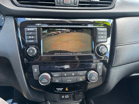 Used 2020 Nissan Rogue S AWD/4WD image 27