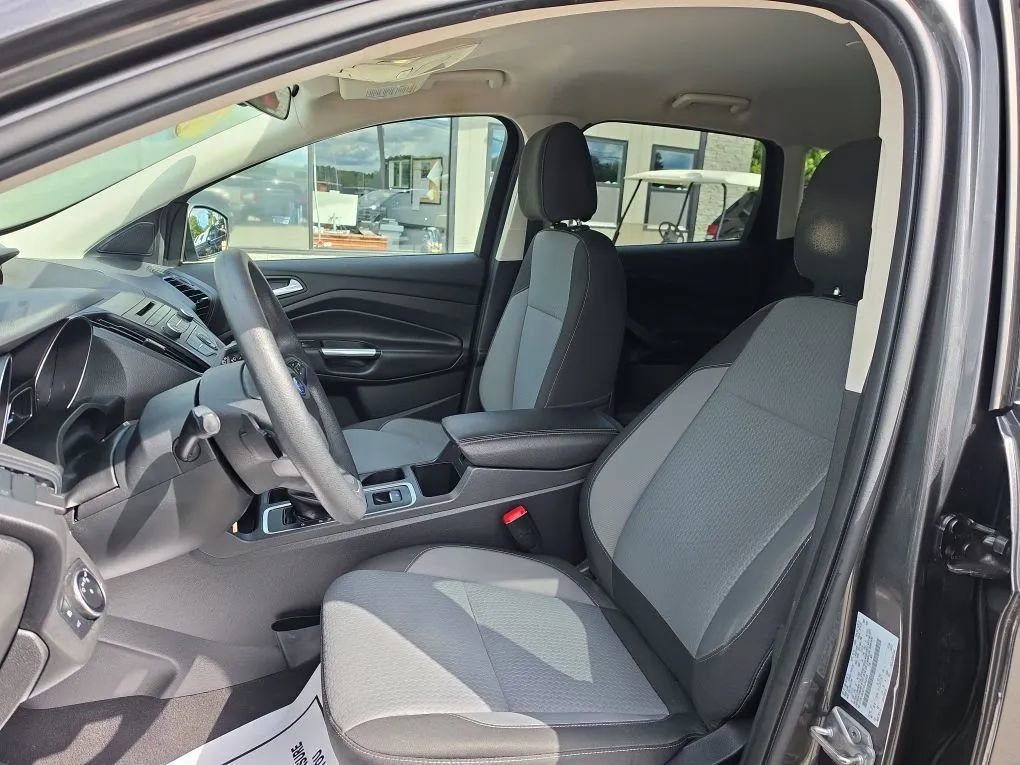 Used 2017 Ford Escape SE FWD image 14
