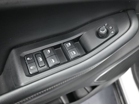 Used 2022 Jeep Grand Cherokee Limited AWD/4WD image 31