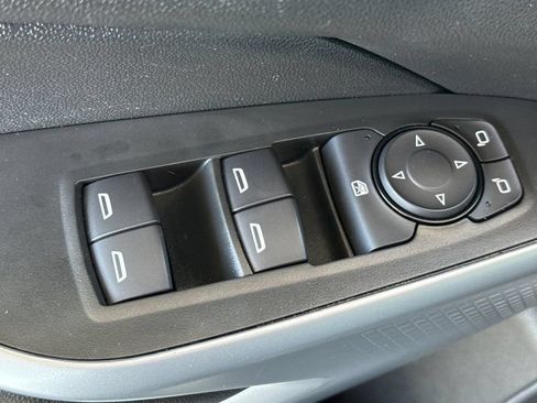 Used 2025 Chevrolet Trax LS FWD image 18