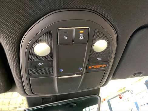 Used 2022 Genesis G70 2.0T image 36