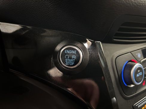 Certified 2019 Ford Escape Titanium image 17