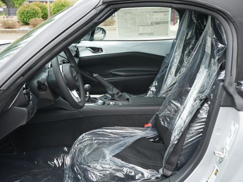 New 2026 MAZDA MX-5 Miata Club w/ Interior Package RWD image 16