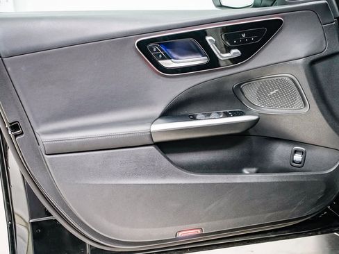 Used 2025 Mercedes-Benz C 300 Sedan image 19