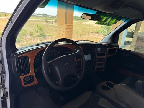 Used 2006 Chevrolet Kodiak C4500 2WD Crew Cab image 11