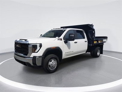 New 2025 GMC Sierra 3500 Pro w/ Convenience Package