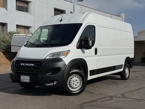 Used 2025 RAM ProMaster 2500 w/ Convenience Group FWD image 2