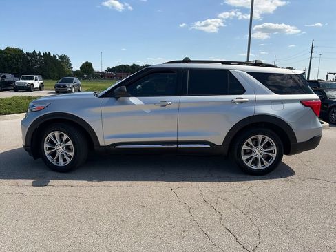 Used 2020 Ford Explorer XLT w/ Equipment Group 202A AWD/4WD image 4