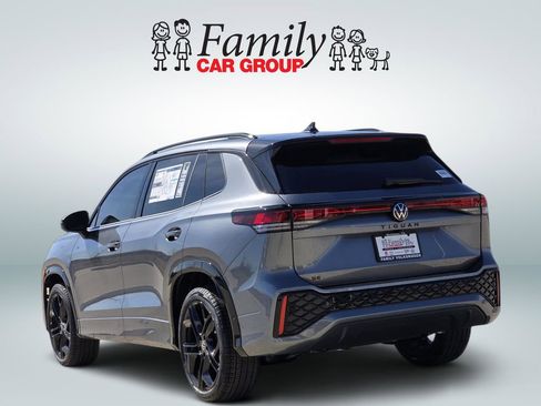 New 2026 Volkswagen Tiguan SE R-Line image 3