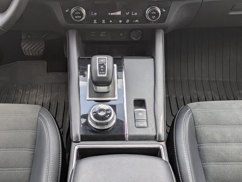 Used 2024 Mitsubishi Outlander SE FWD image 20