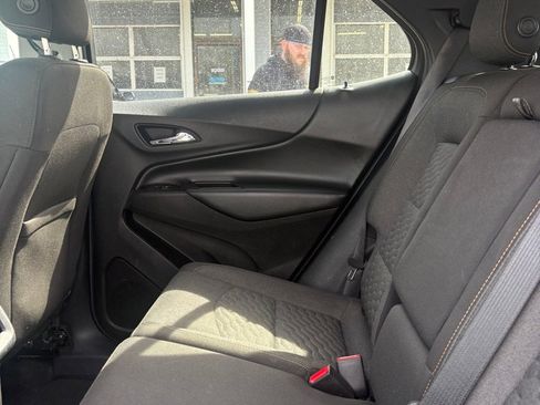 Used 2018 Chevrolet Equinox LT image 11