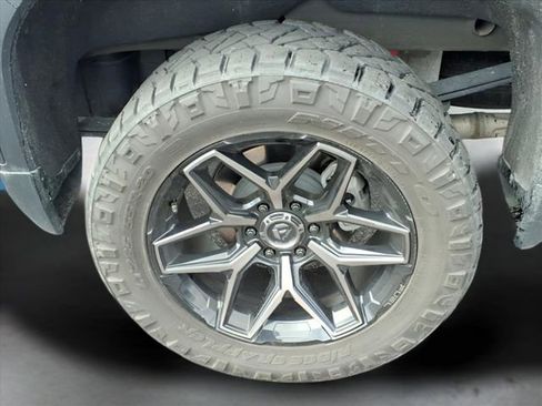 Used 2024 GMC Sierra 1500 AT4 w/ Technology Package AWD/4WD image 25