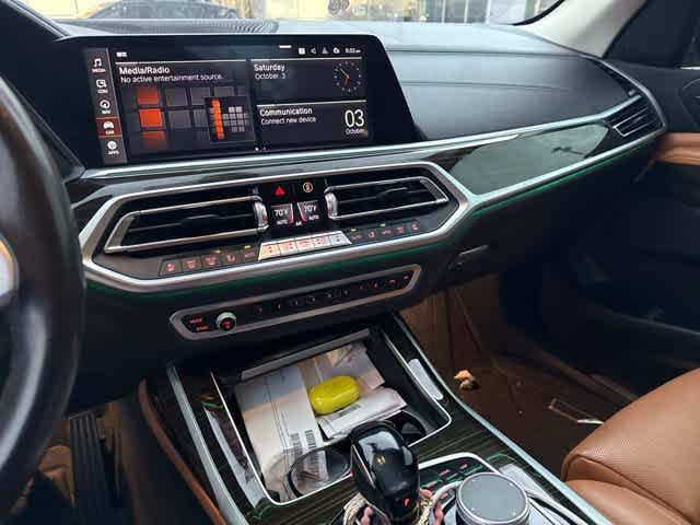 Used 2021 BMW X7 xDrive40i w/ Premium Package 2 AWD/4WD image 2